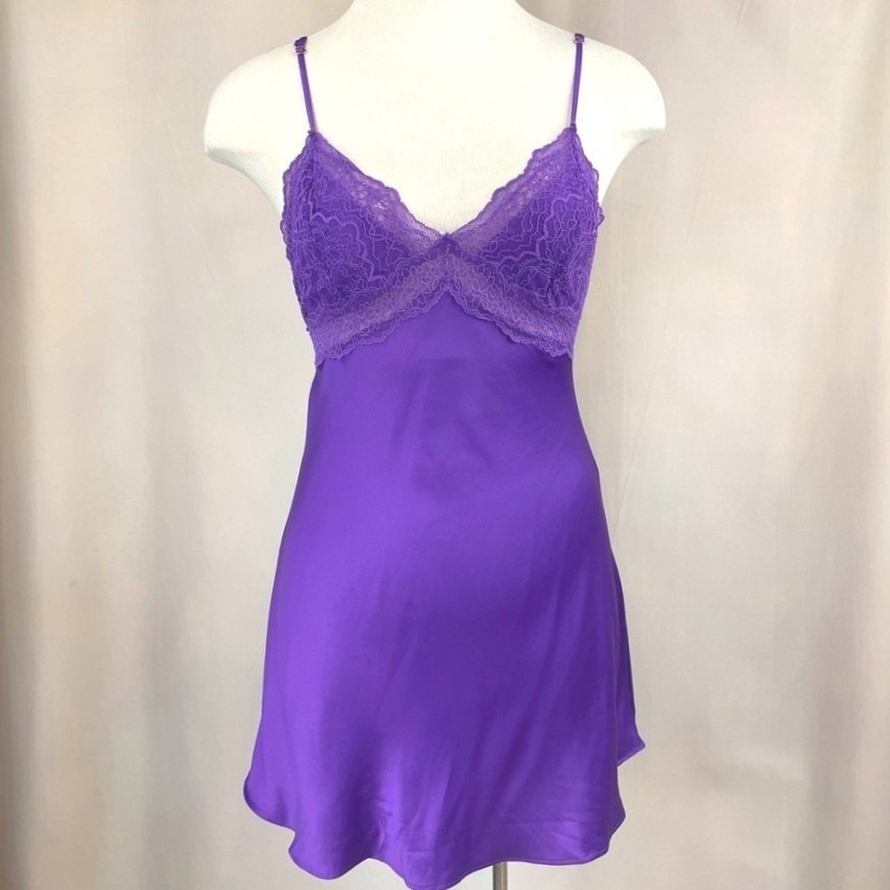 VICTORIAS SECRET Purple Chemise (S) Open Back Lace Satin Tie Ballet Fairy Swan